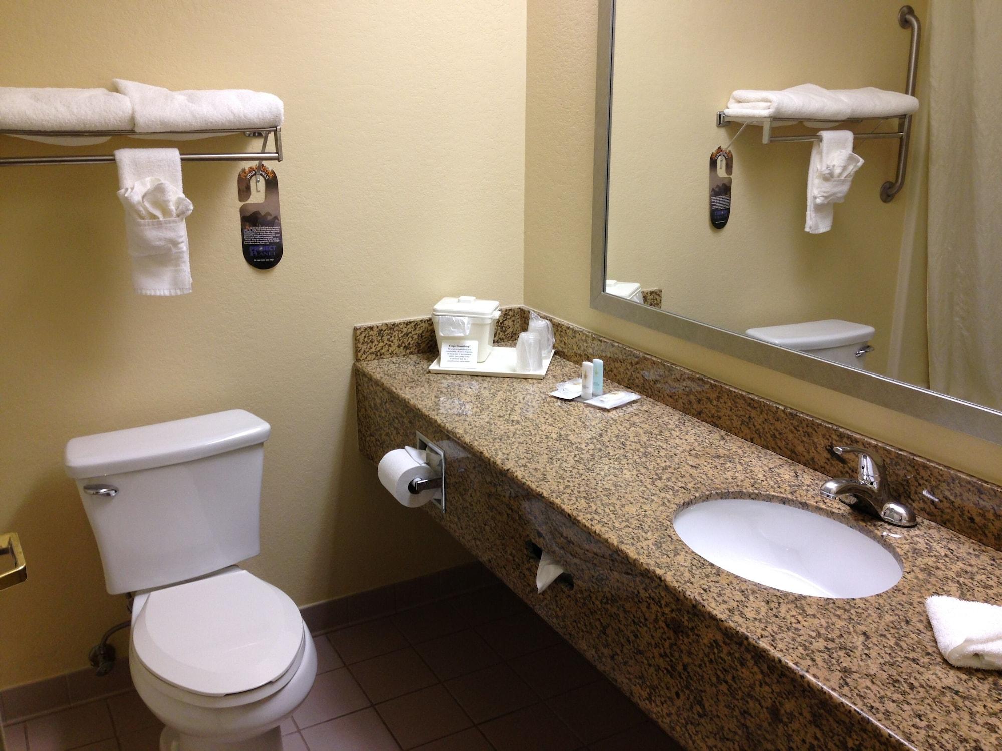 Quality & West Hotel 2*