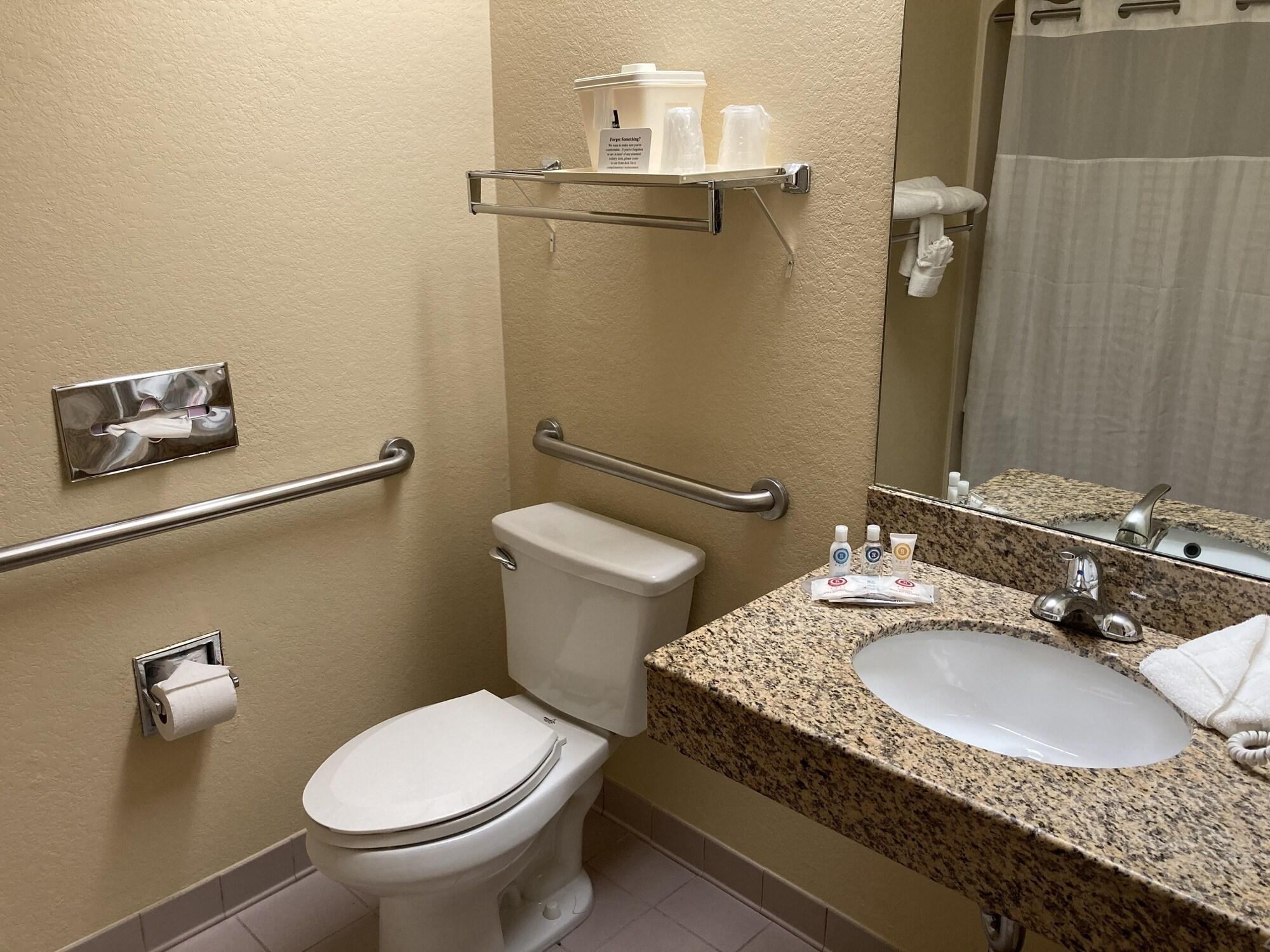 Hotel Quality & West 2*