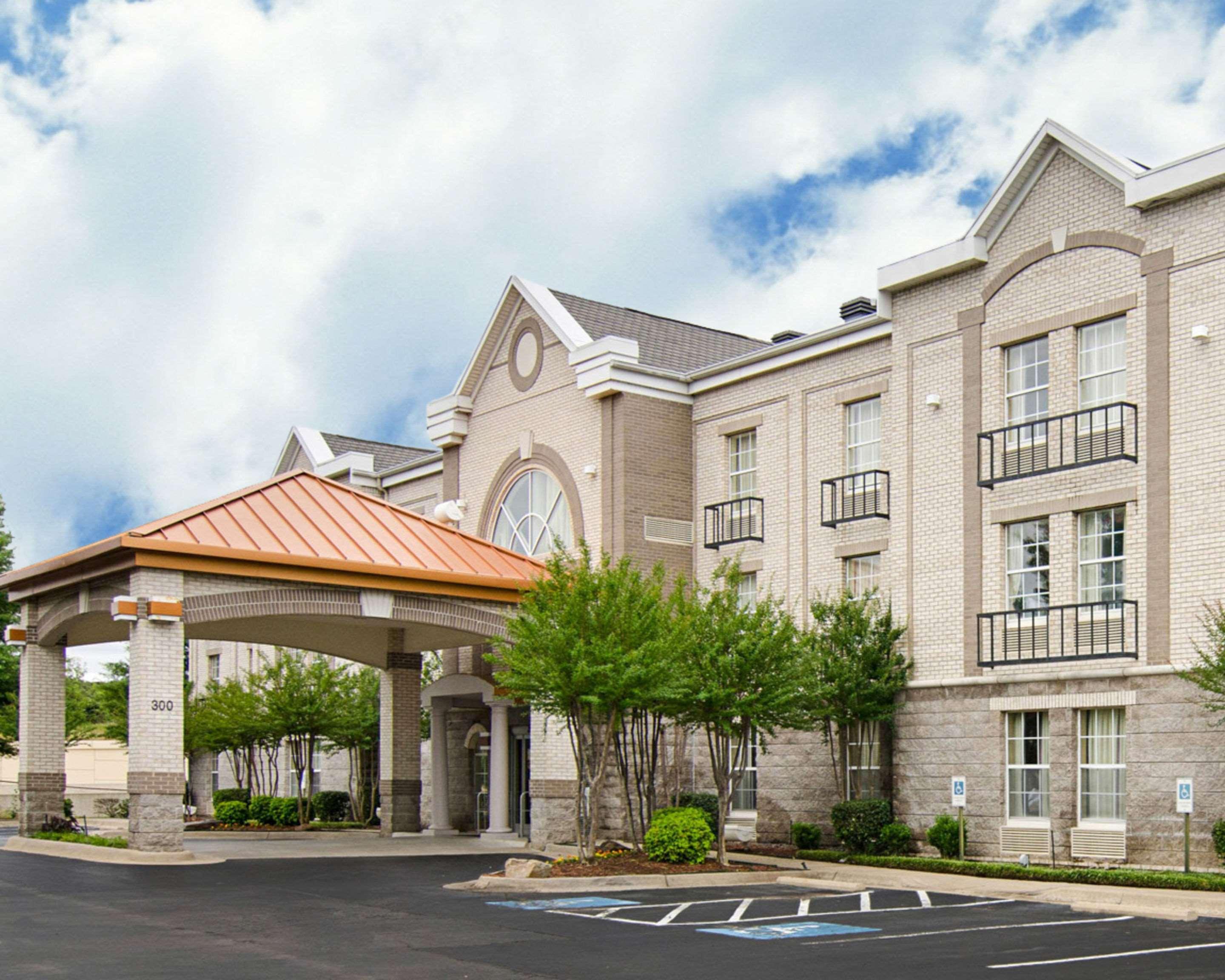 Quality & West Hotel 2*